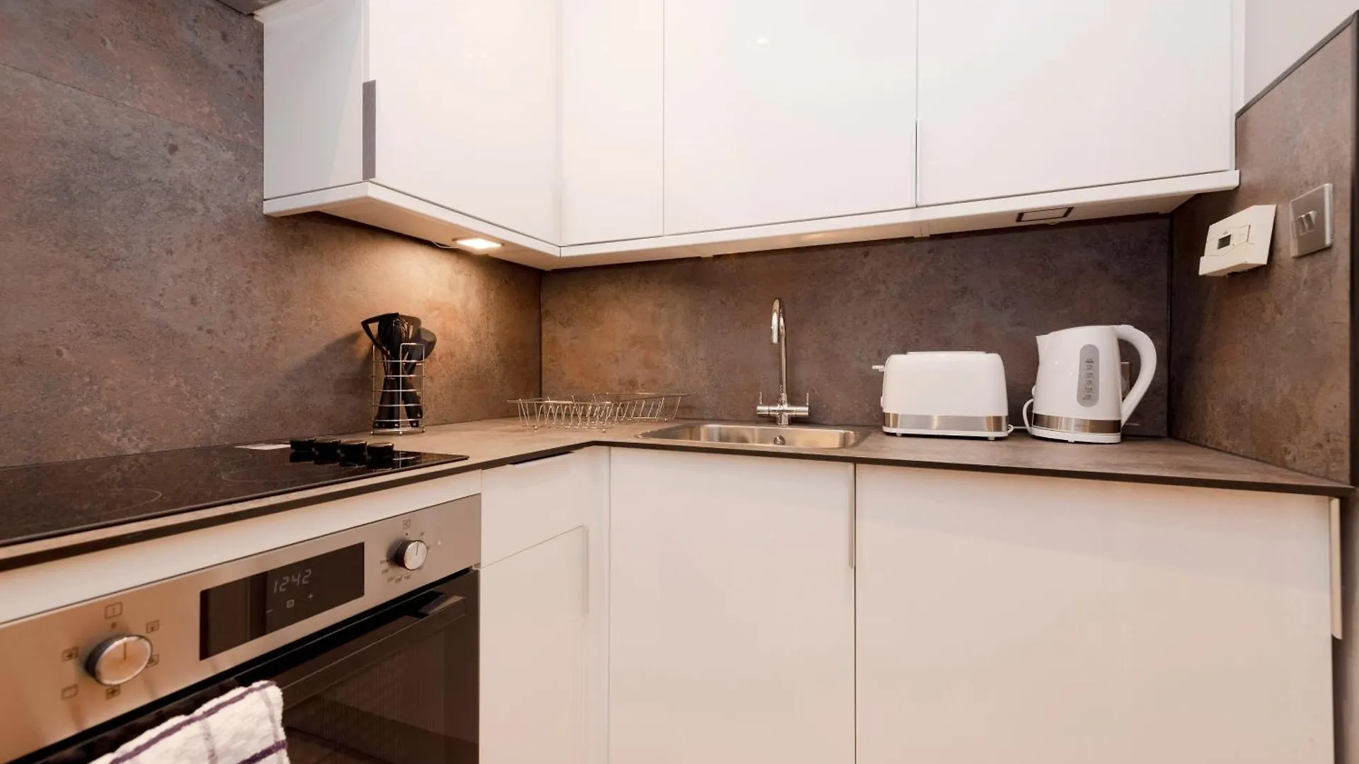 Haymarket Modern Flat For 2 Guests Edinburgh Apartment