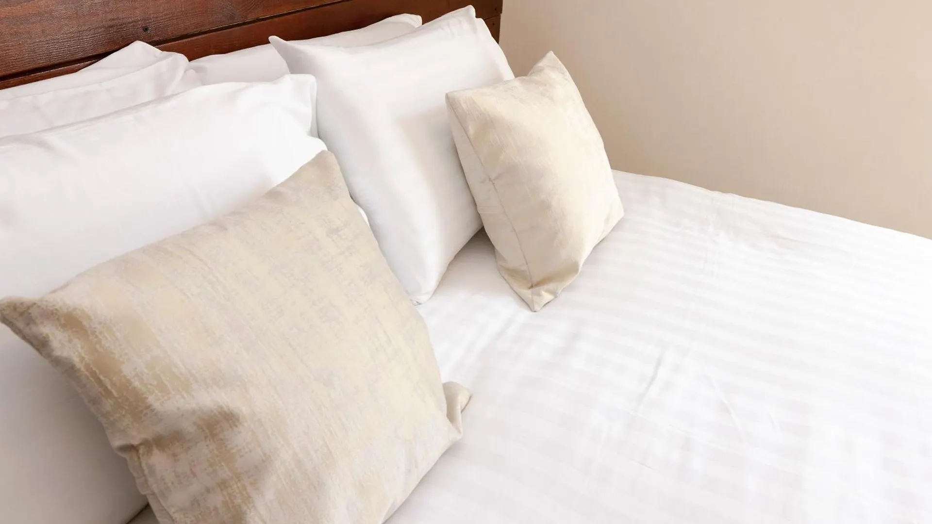 Haymarket Modern Flat For 2 Guests Edinburgh