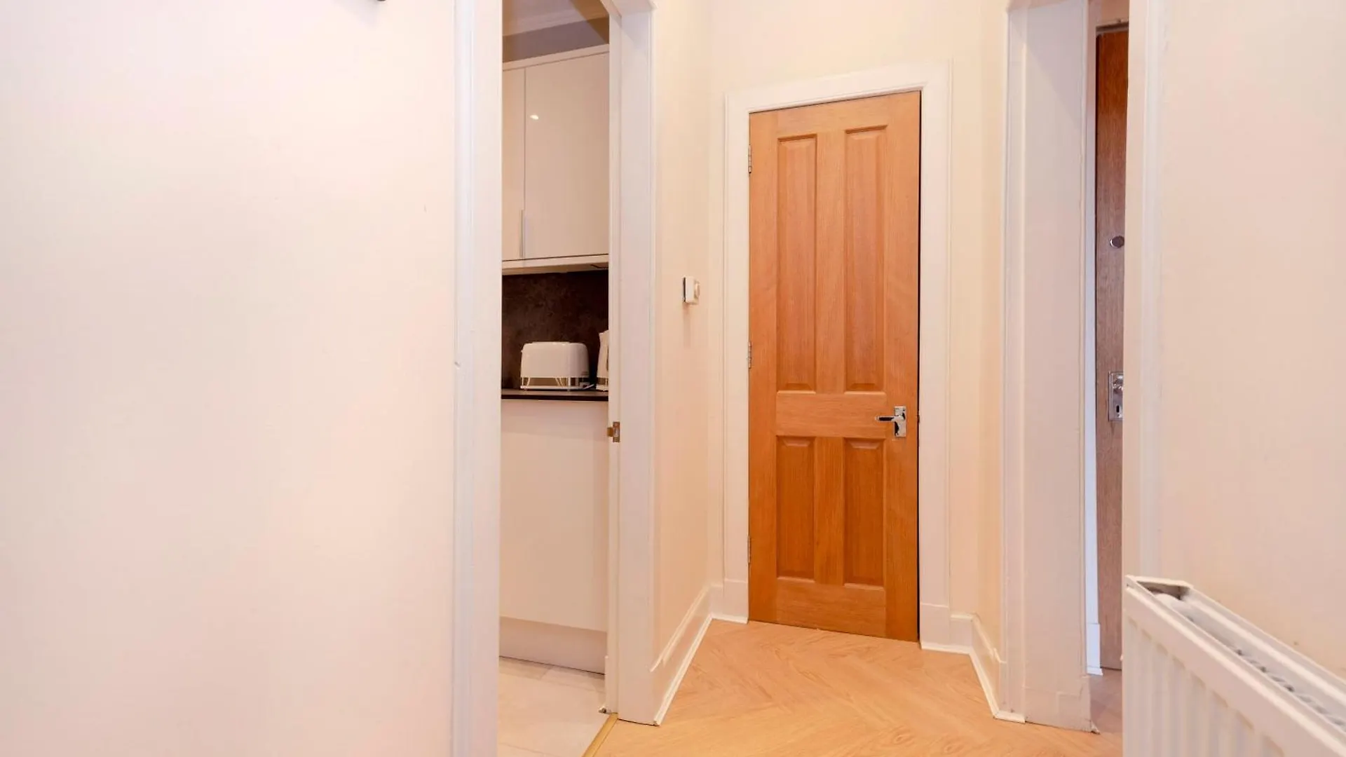 Haymarket Modern Flat For 2 Guests Edinburgh Apartment